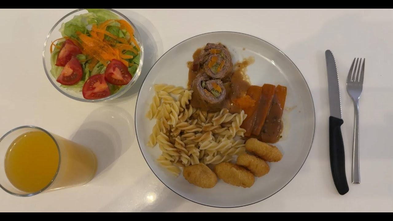 hausgemachte Rinderroulade  | Mahlzeit – Mit Nudeln, Kroketten & Pfeffersoße