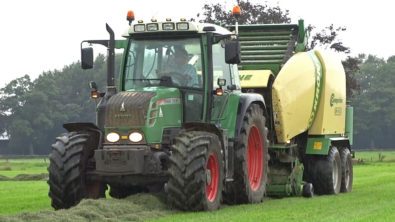 Krone Comprima CF 155 XC | Balen persen | Fendt 310 | Pressing and Wrapping bales | Uddel | 2016.