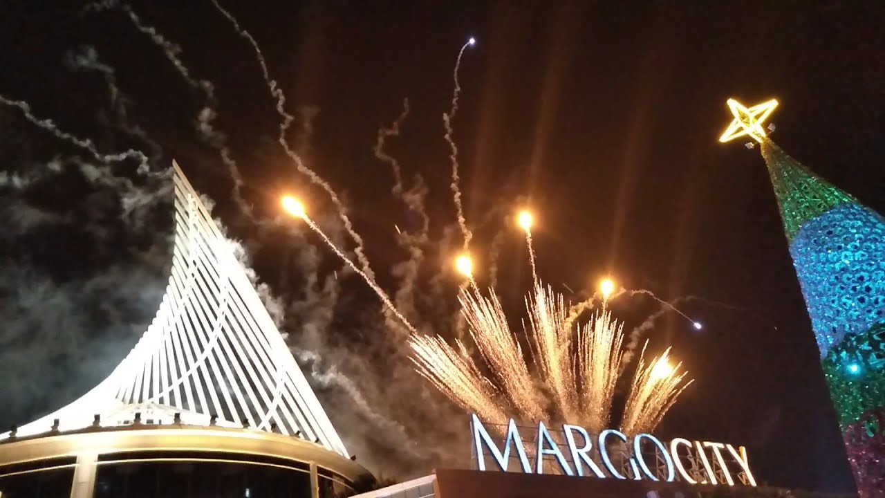 Pesta Kembang Api Di Margo City Depok - Tahun Baru 2019