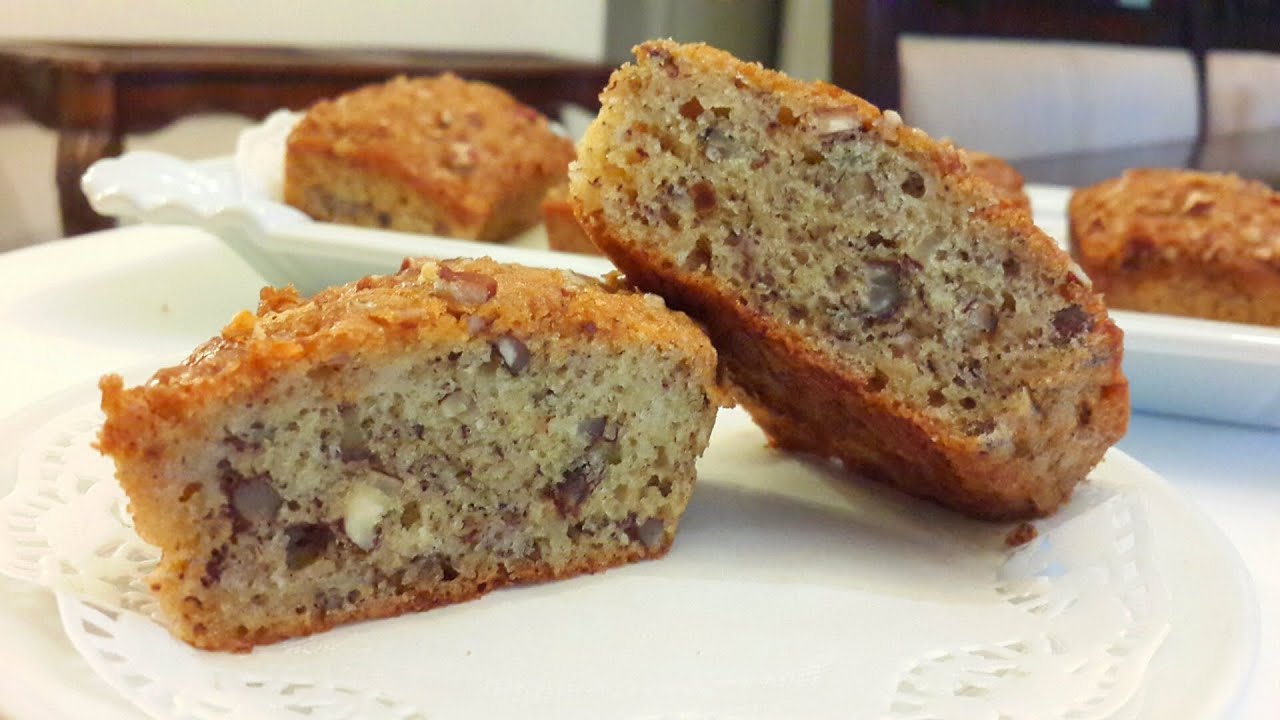 كيك بالموز والبيكان Banana cake with pecan