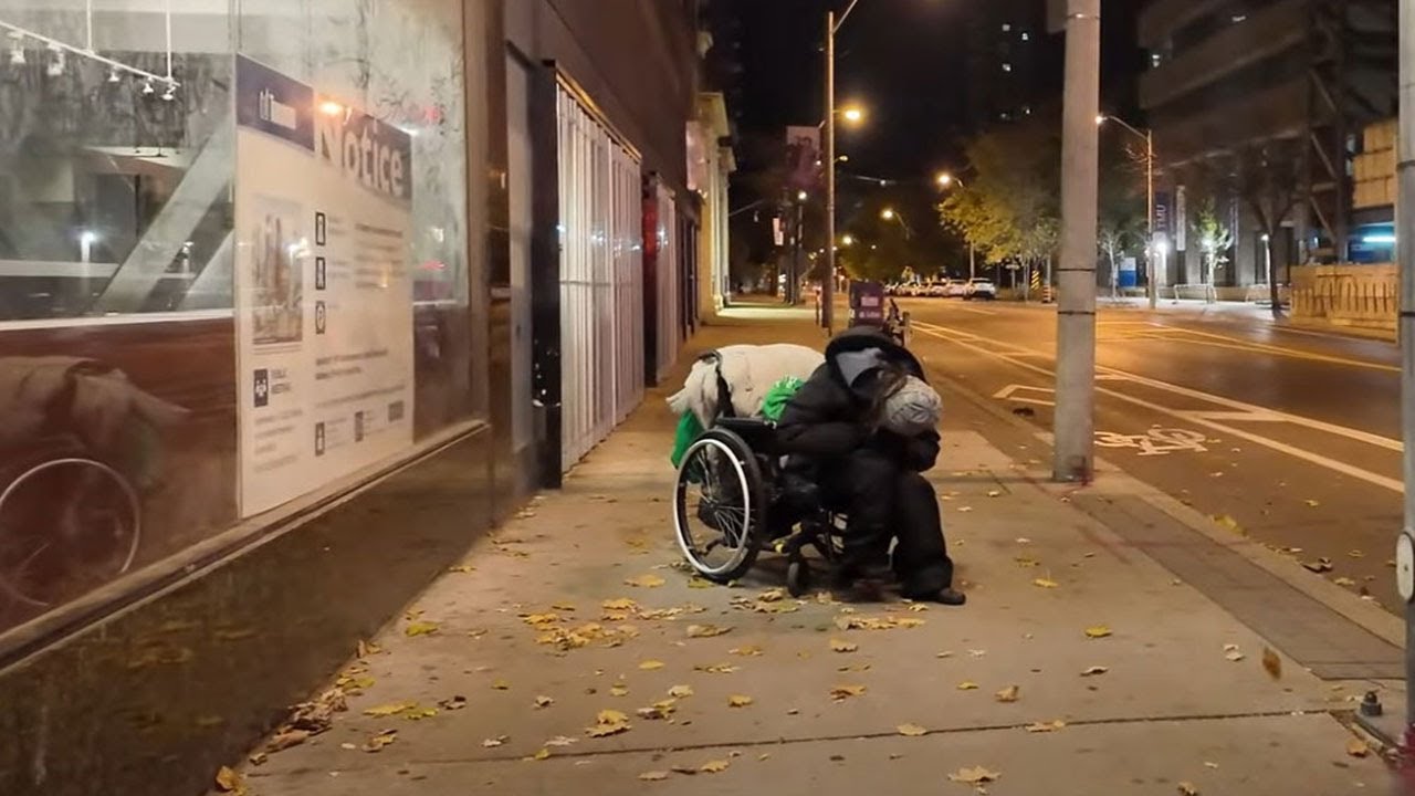 Creepy 4am Walk in Deserted Downtown Toronto | 4K Dystopian Cyberpunk City