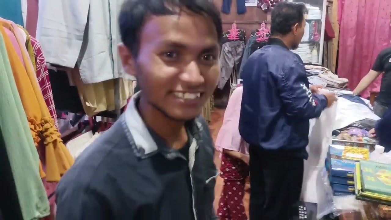 traveling ke kota ujung tanjung sambil menjajal toko pakaian 