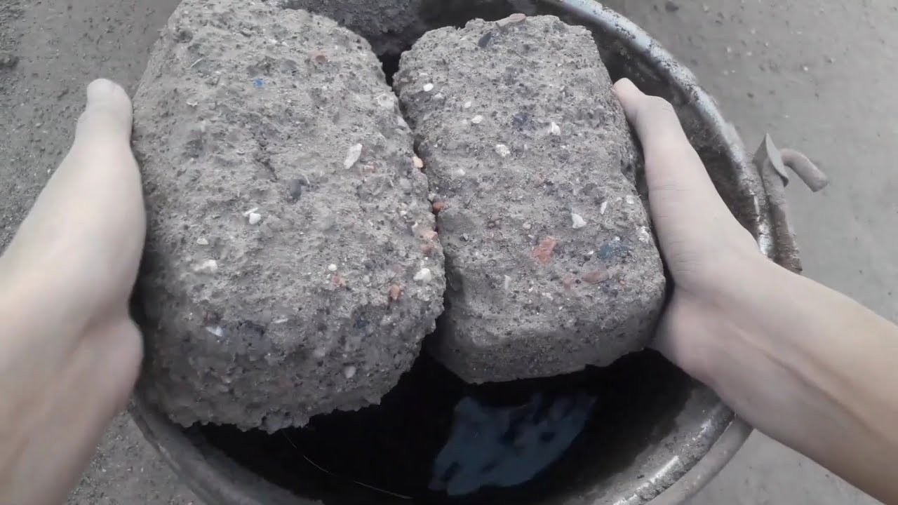 Smokey dusty mouthwatering brick's crumbling in water bucket 💦🤤Dry ASMR crumbling 😴💤