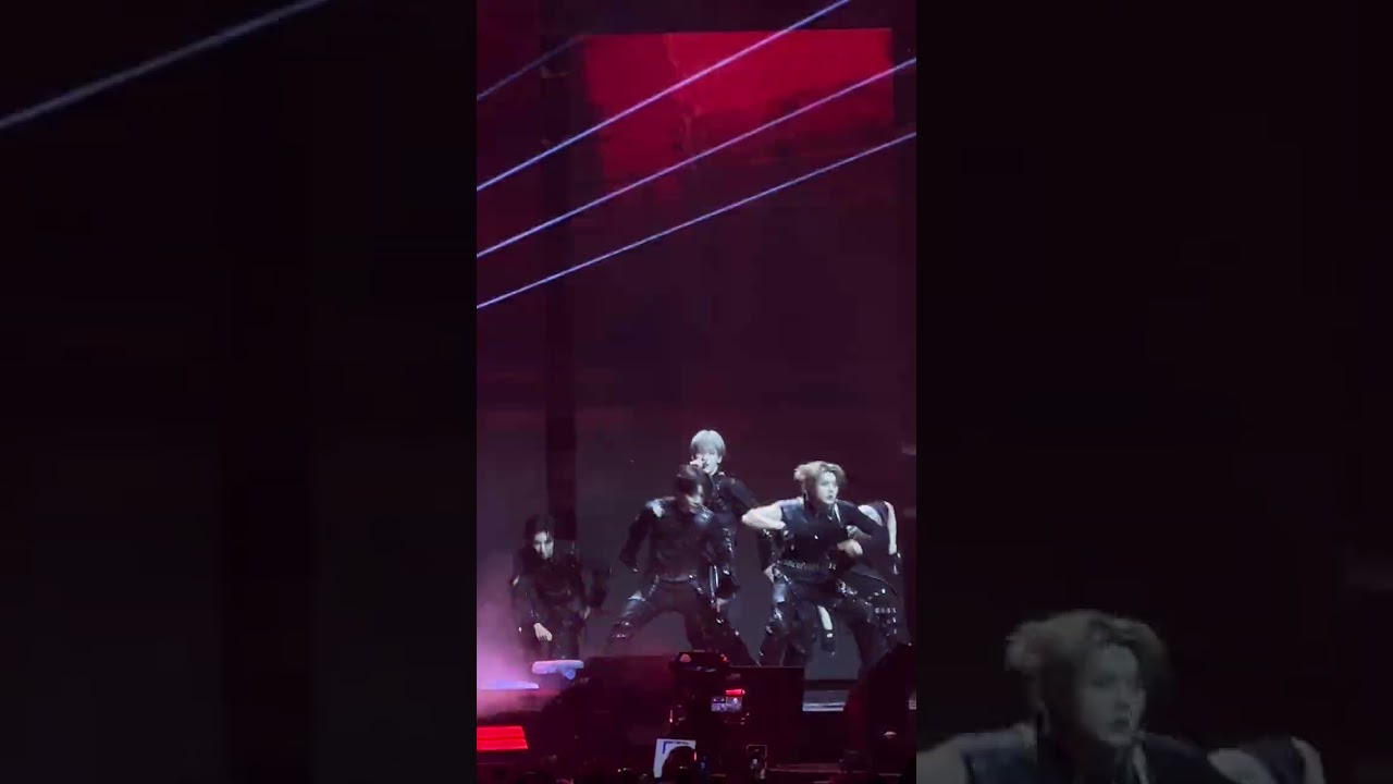 Tomorrow X Together (TXT) - Upside Down Kiss - 9/21/25 - Allstate Arena - ACT: Tomorrow Rosemont, IL