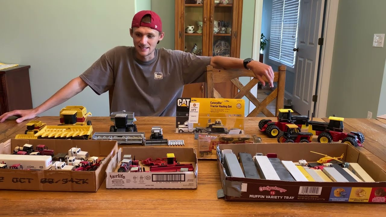 Farm Toy Auction Finds: A Bunch of 1/64  Scale Models Plus Some 1/32