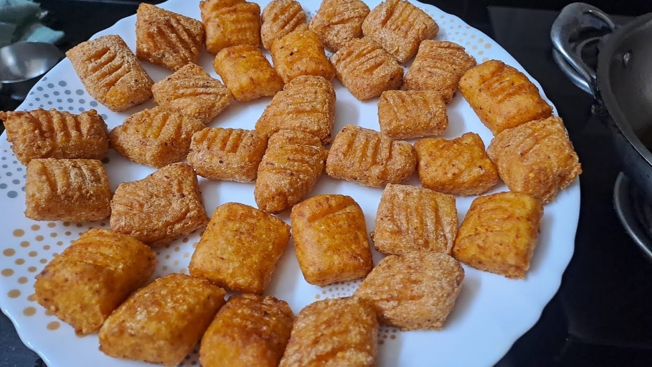 शाम की चाय के साथ छोटी-मोटी भूख पे खाने के लिए नाश्ता।