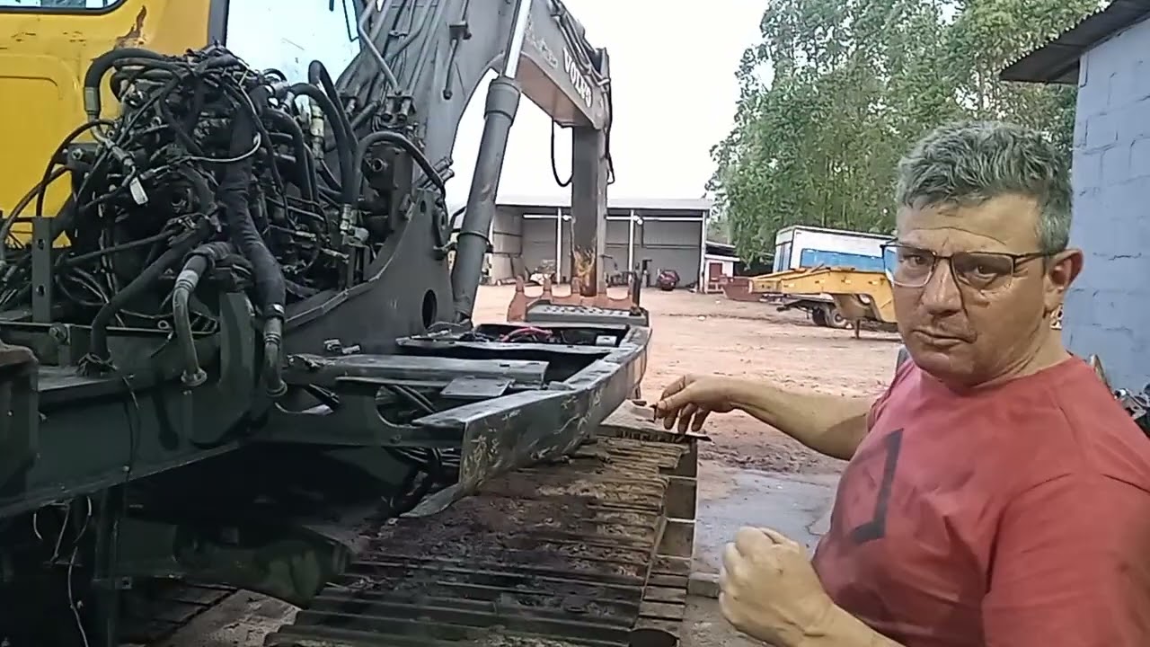 Escavadeira perdendo força, travando estei.