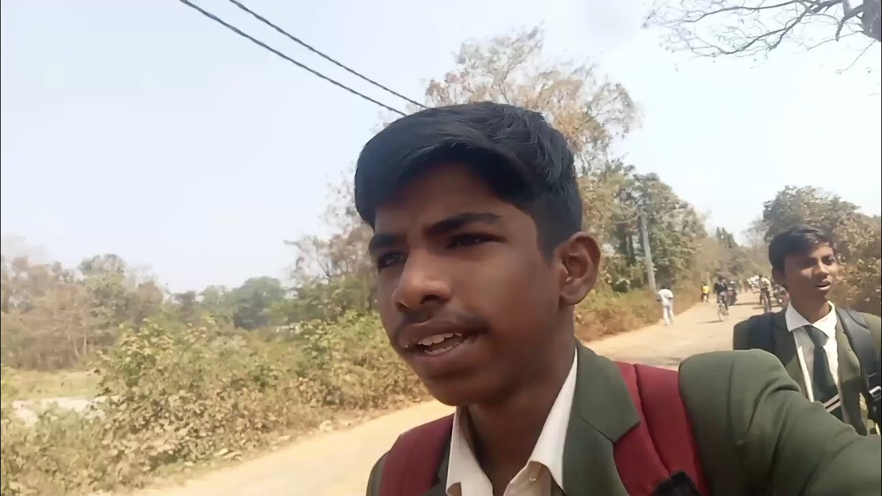 School main phone leke gya 😨