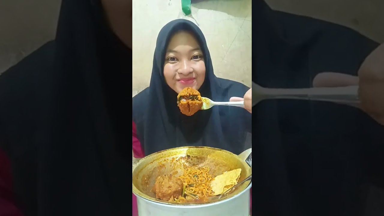 MAKAN BAKSO WAJAN!