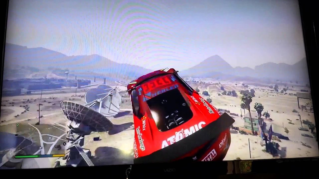 Bird Gets Hit Mid Air in GTA 5.