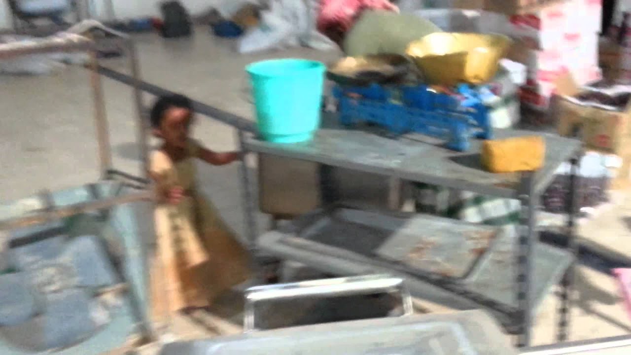 مصنع تعبئة التمور في مزرعة عبدالله مبارك باحشوان