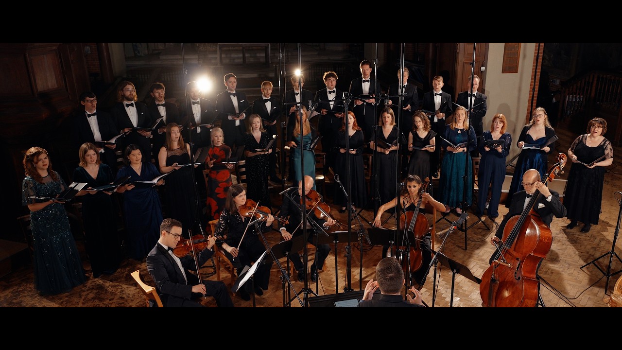 VOCES8: i carry your heart by Taylor Scott Davis