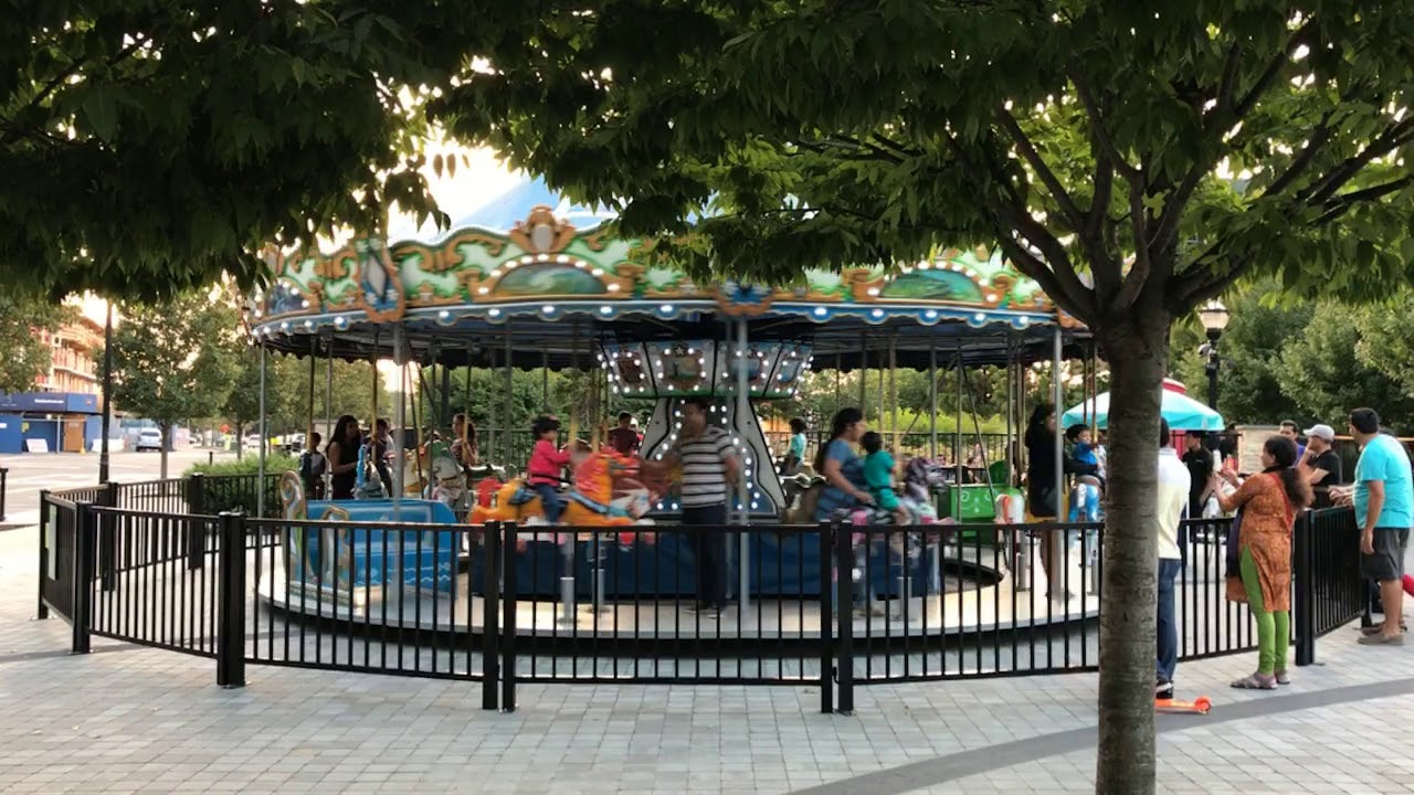 Jersey City, New Jersey - Newport Green Carousel Boomerang HD (2017)