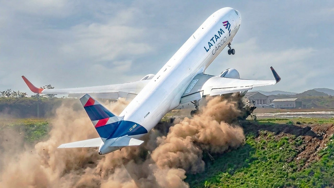 Moments Filmed Seconds Before Disasters