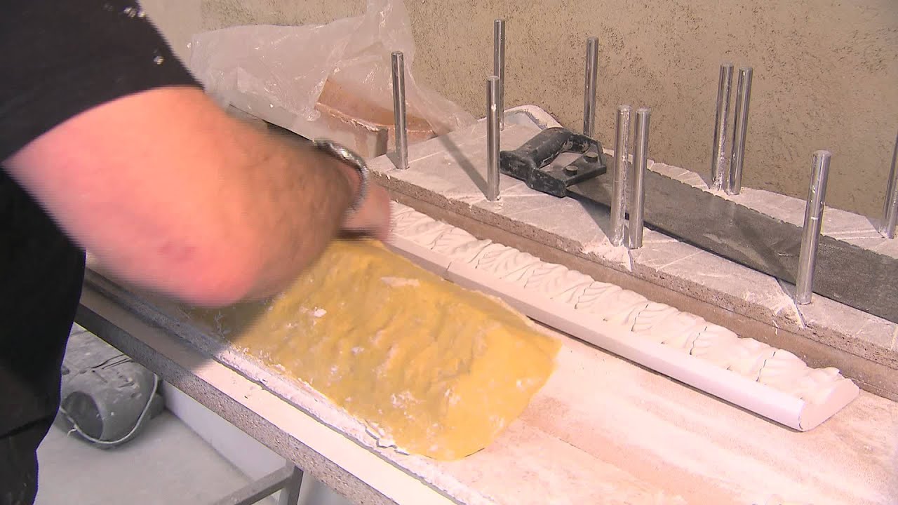 Maler Pitz zeigt alte Handwerkstechniken