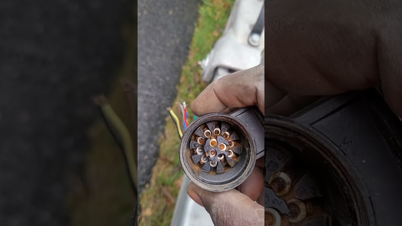 Branchement d'une prise à 13 broches remorque