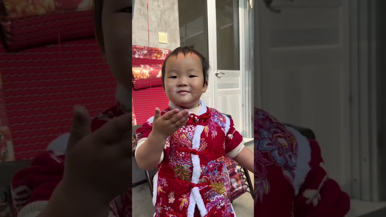 赶山会啦，孩子快三岁了第一次赶山会，爸爸妈妈也好多年没赶过啦，带着孩子玩一次，爸爸嫌买的多了😄#记录我的农村生活 #农村孩子的童年 #柴米油盐烟火气 @DOU+上热门 @DOU+小助手