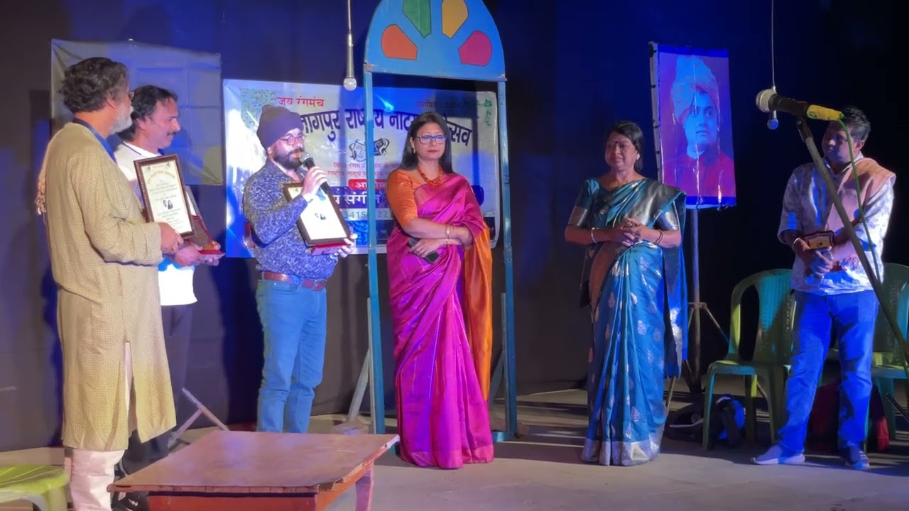 राज्यसभा सदस्य महुआ माँझी द्वारा सम्मानित होता हुआ#giridihupdates#ranchinews#drama#awards