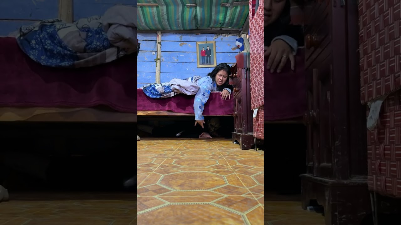 Hay alguien debajo de la cama 😨