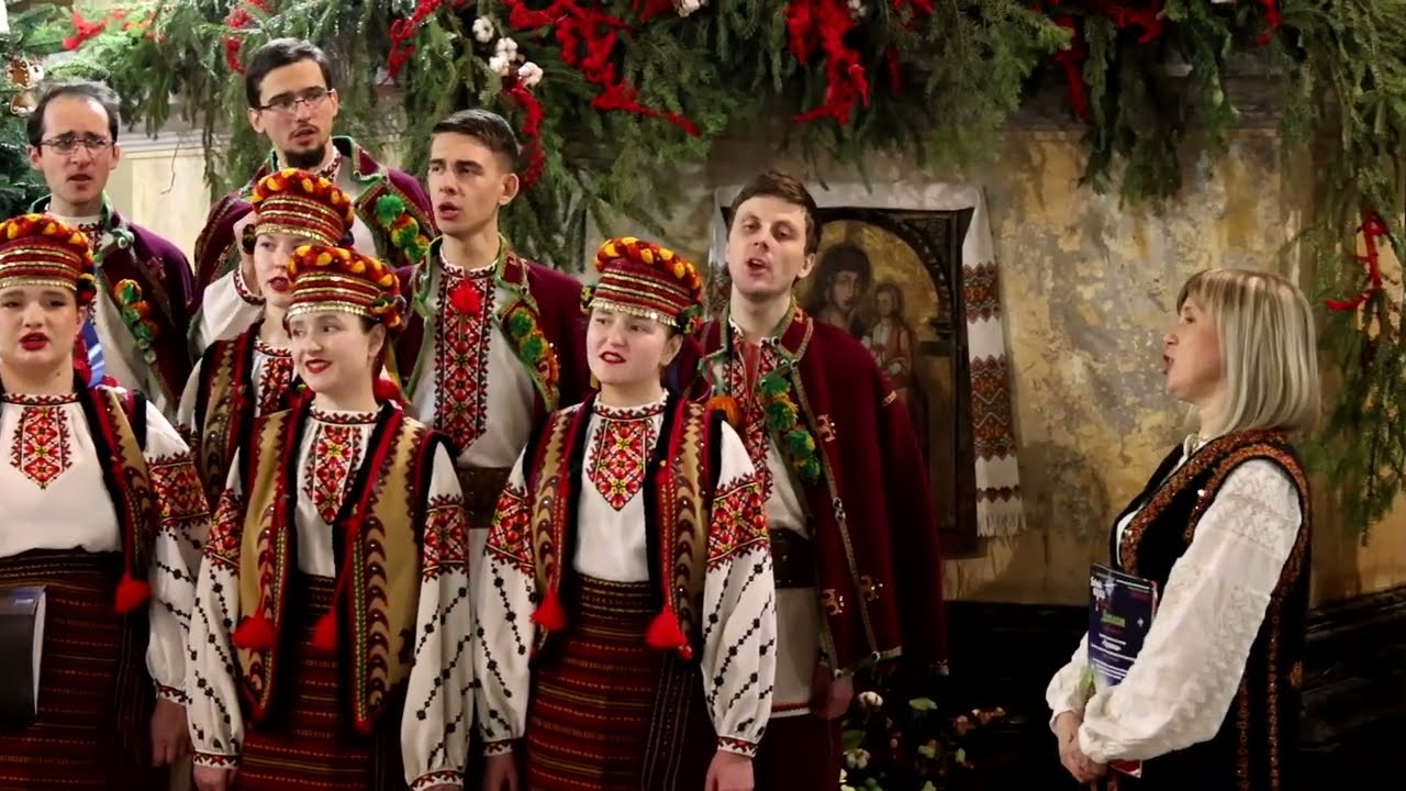 04 7 Народний ансамбль пісні і танцю «Черемош» Львівського національного університету імені Івана Фр