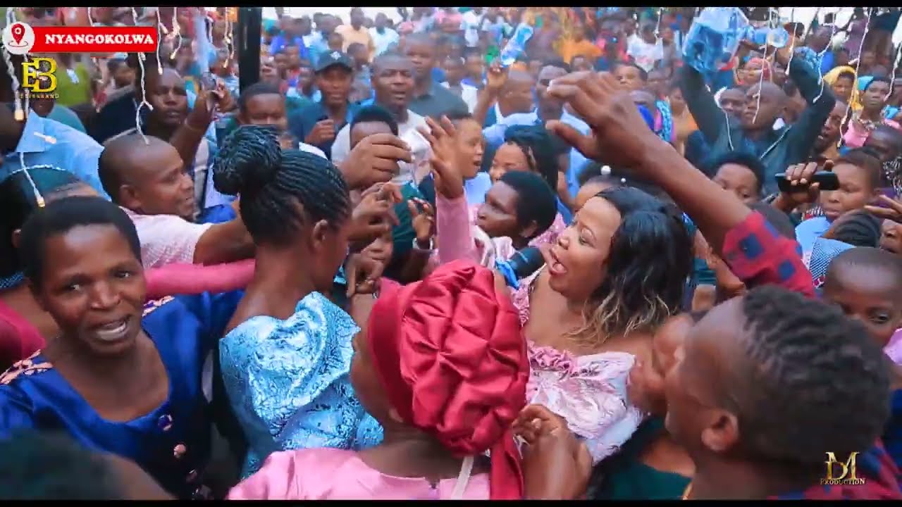 Wachimbaji Wadhahabu Kakola Wachapa Noti Nyangokolwa Kwao Neema Bulogo live performance Elizabeth