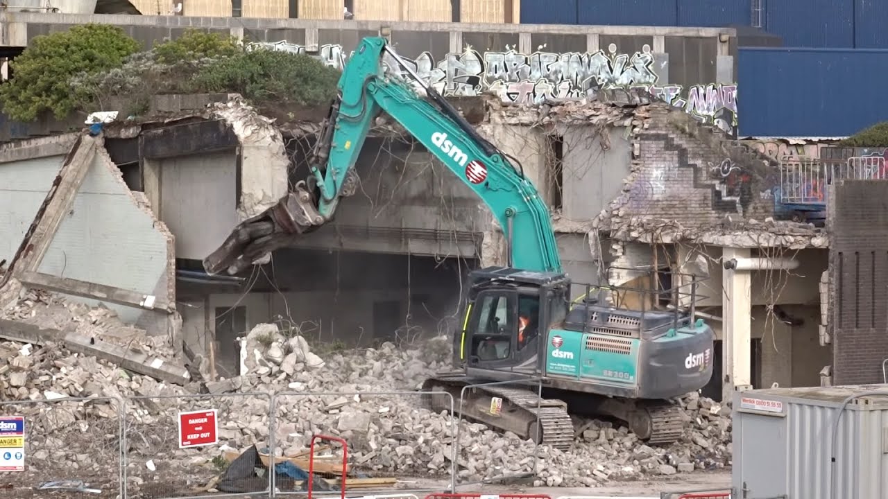 BIG COLLAPSES PART 1 Blackpool Courts Police Station Demolition  22/04/2025