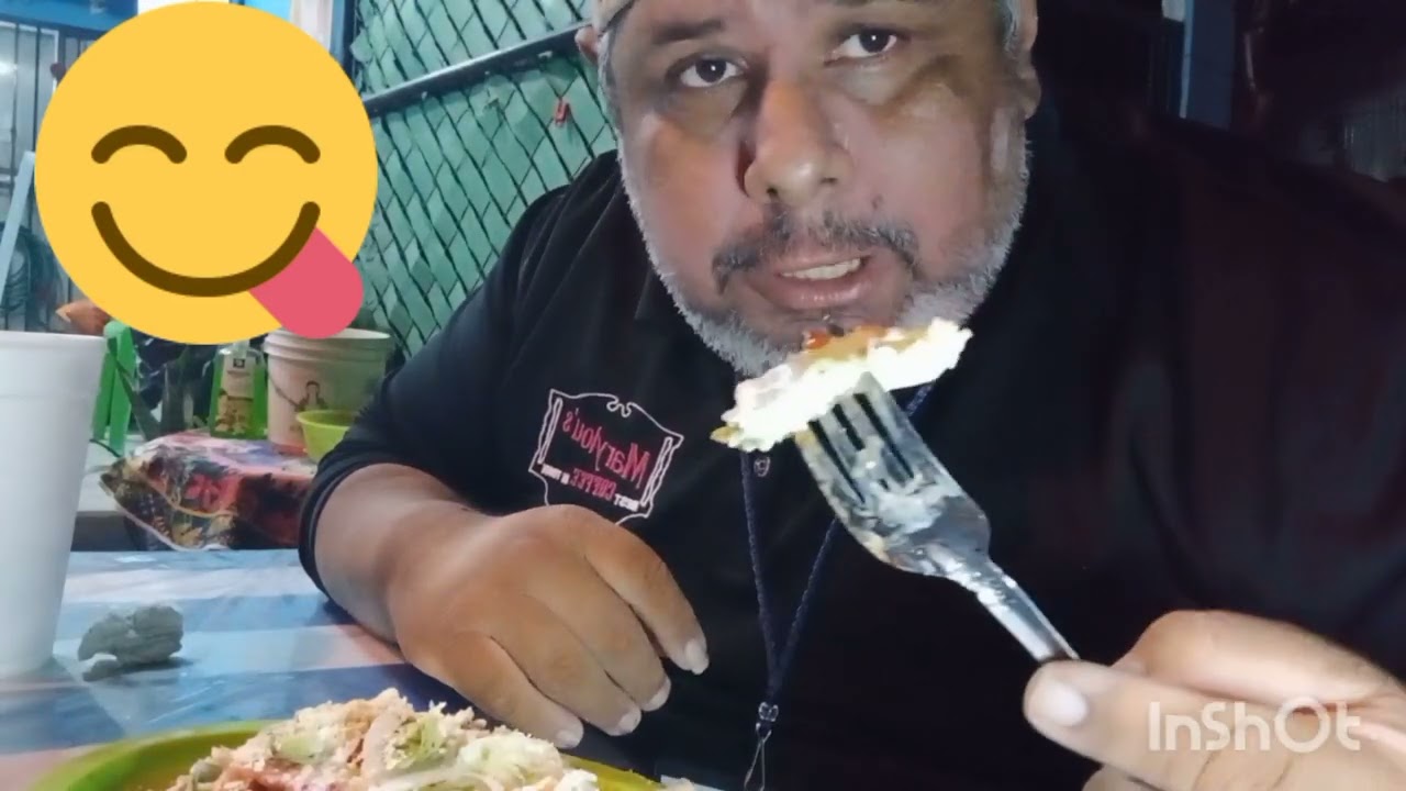 fui a una cenaduría en un colonia de guacamayas muy buena comida