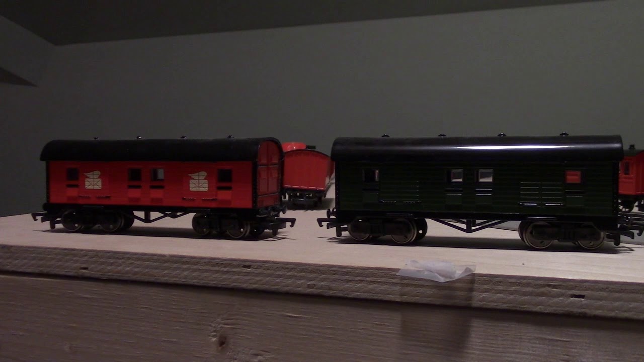 Bachmann HO Scale Green Mail Car Review And Run