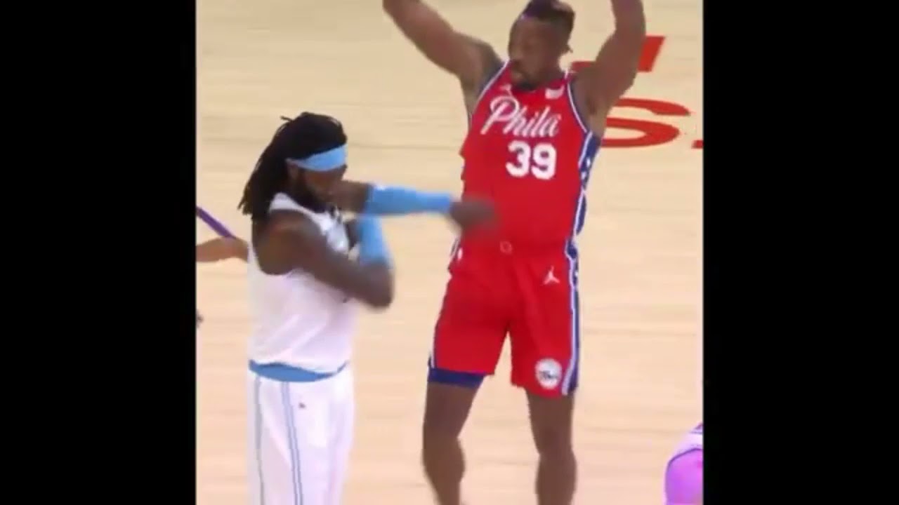Dwight Howard get Ejected versus Montrezl Harrell, Dwight wants to fight Harrell
