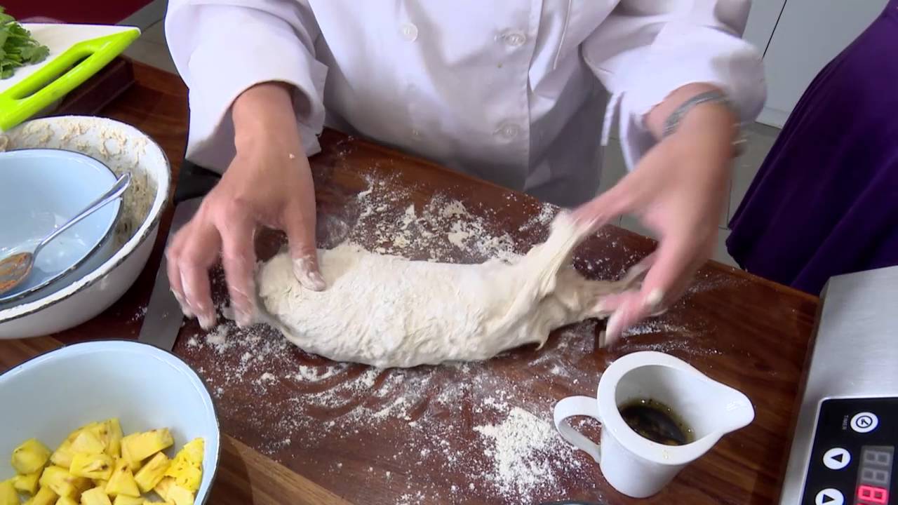 Kombuis - Chef Annelien Pienaar - Ciabatta, Hoender en Tropiese Slaai - 16 Feb 2016 (2/2)