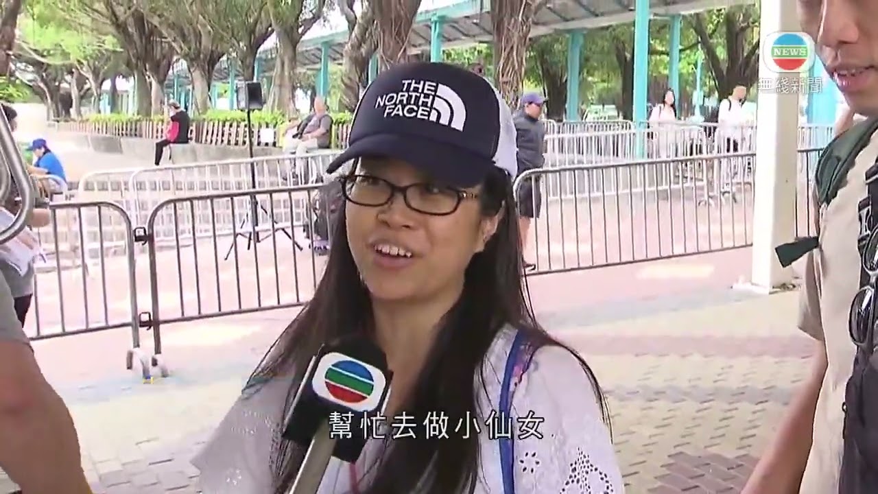 香港無綫｜香港新聞｜05/5/2025 要聞｜不少市民搭船入長洲觀賞飄色巡遊　船公司午夜將增長洲往中環渡輪班次