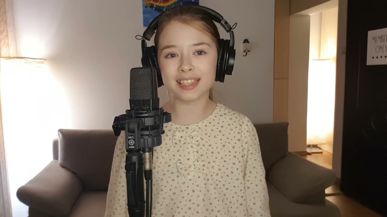 Antonia Duta (10) -  Happy (LIVE) | cover Pharrell Williams