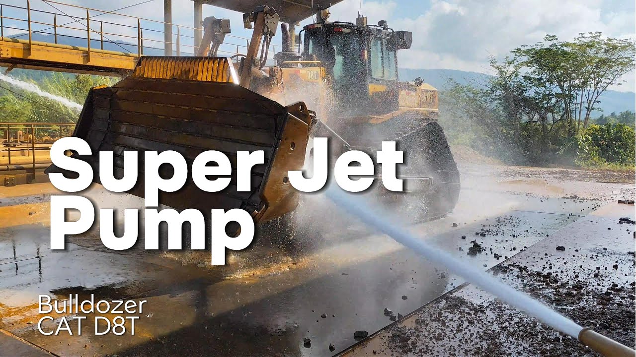 Необычная мойка. Мойка тяжелой техники бульдозера CAT D8T.