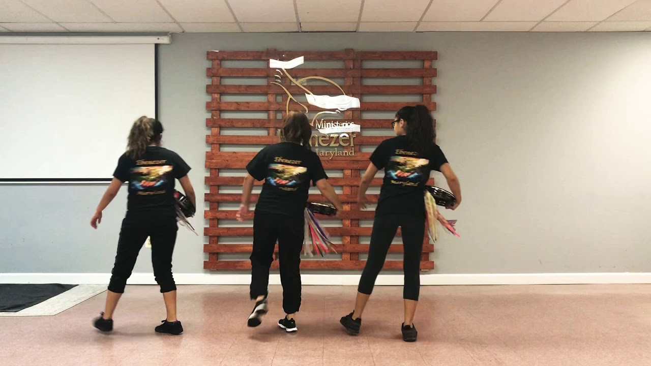 Alabanza: Voy a perder la compostura, Danza con Panderos