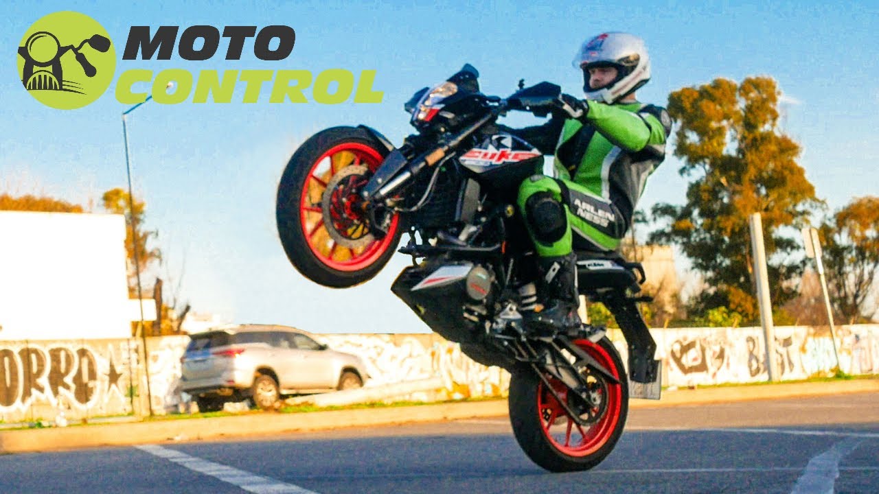Супер-обзор KTM Duke 200 (и сравнение с 390м) 😎