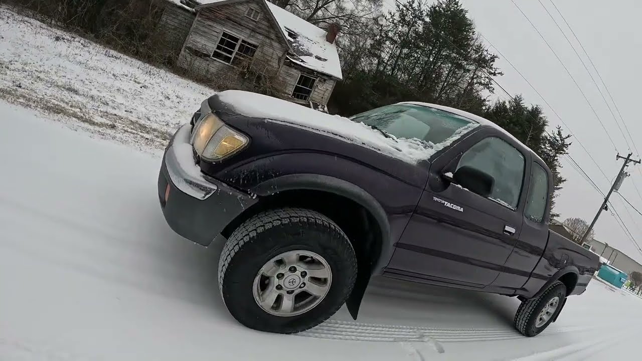 TAKING THE TOYOTA OUT IN A WINTER STORM #Toyota #Snow #winter #fern 
