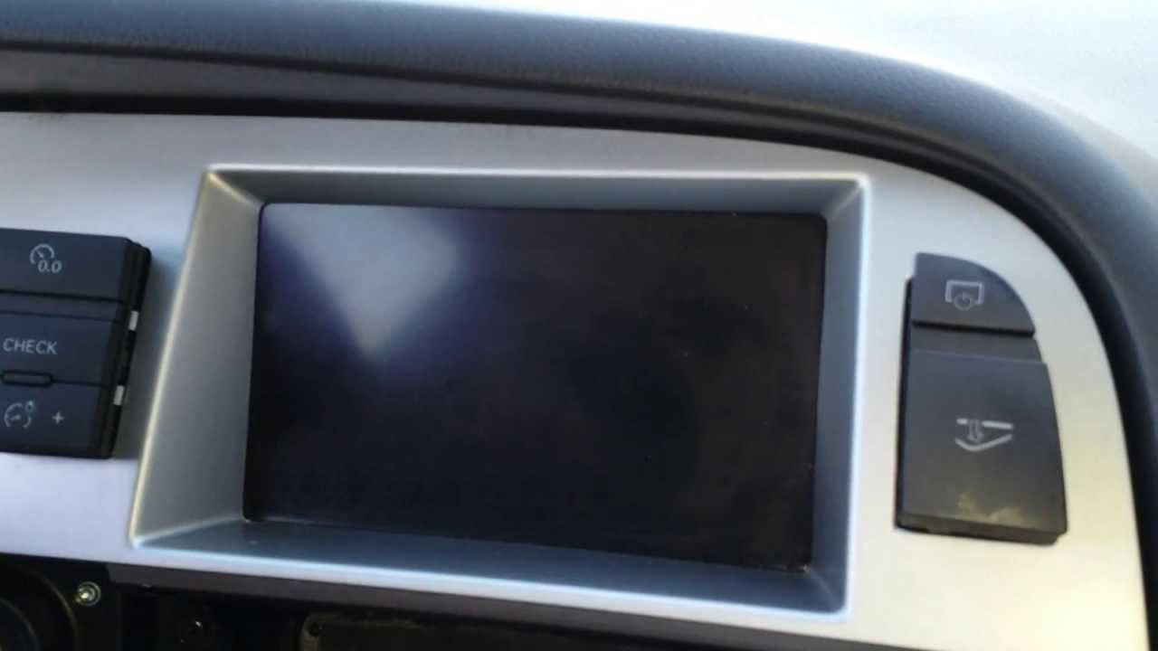 Как снять дисплей/блок спидометра с Audi A6 2008 года для ремонта.