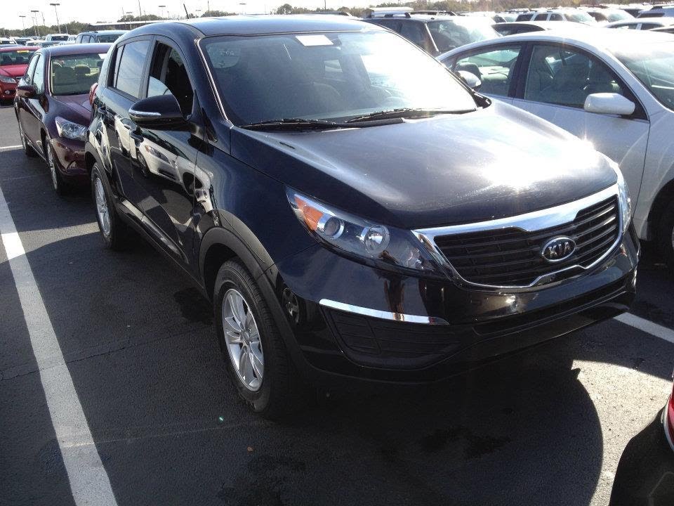 2011 Kia Sportage LX Start Up, Quick Tour, & Rev With Exhaust View - 21K