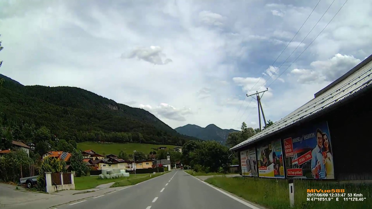 A: Eigenhofen. Marktgemeinde Zirl. Bezirk Innsbruck Land. Ortsdurchfahrt. Juni 2017
