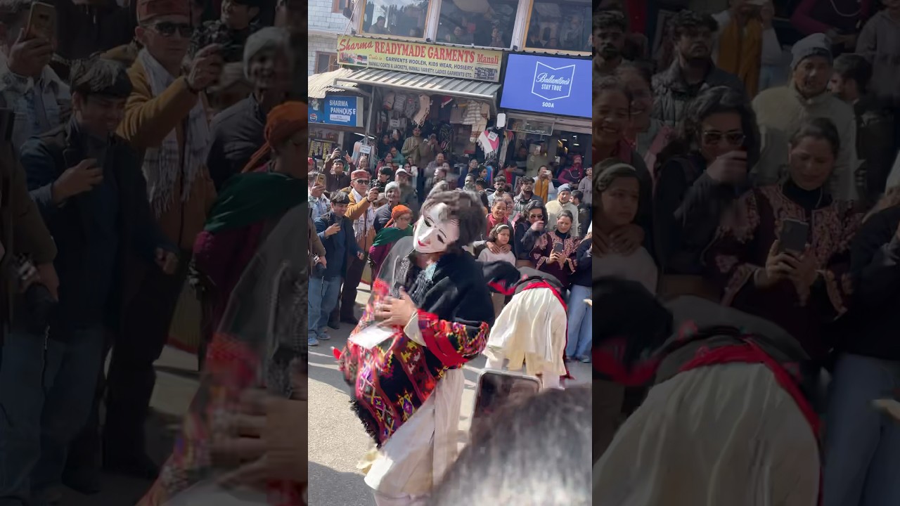 Manali Mall Road winter carnival 