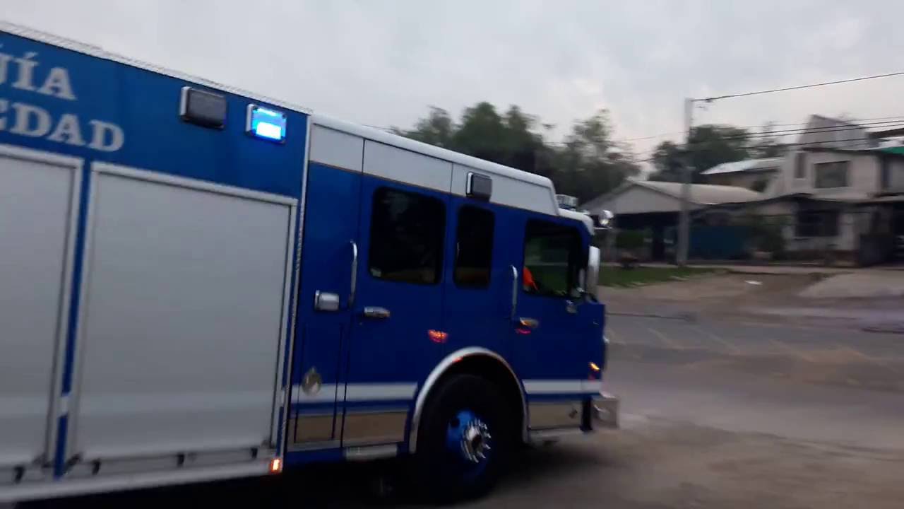 American FireTruck using Martin Horn] and Q Siren