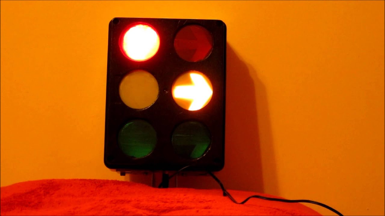 Australian 6-aspects traffic light / semafor australian cu 6 pozitii