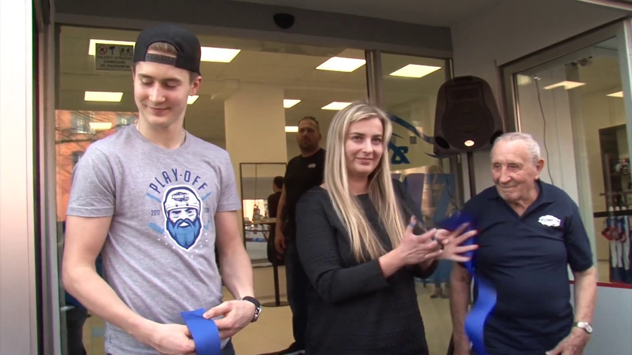 Kometa otevřela největší fanshop v republice, hráči i legendy se podepisovali fanouškům