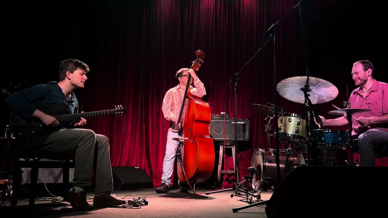 Tom Ollendorff Trio, Arrows and Loops (Ari Hoenig) Live at Golden Jazz