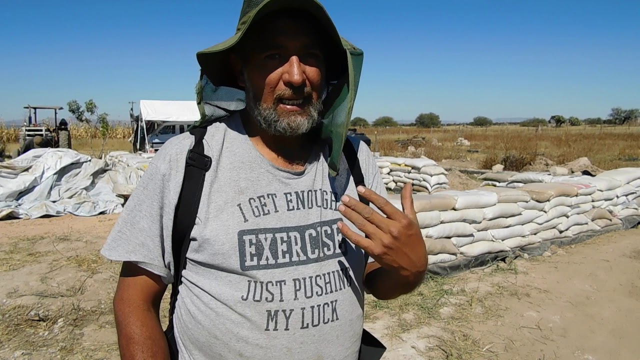 como se construye  con las paredes de superadobe o sacos de tierra!