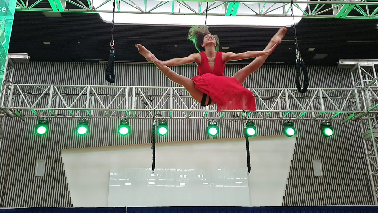 Bungee Fly Asia Conference Performance Camilla Lucchini