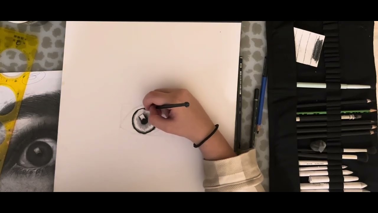 How to draw a realistic eye (with specific measurements for the photo) 