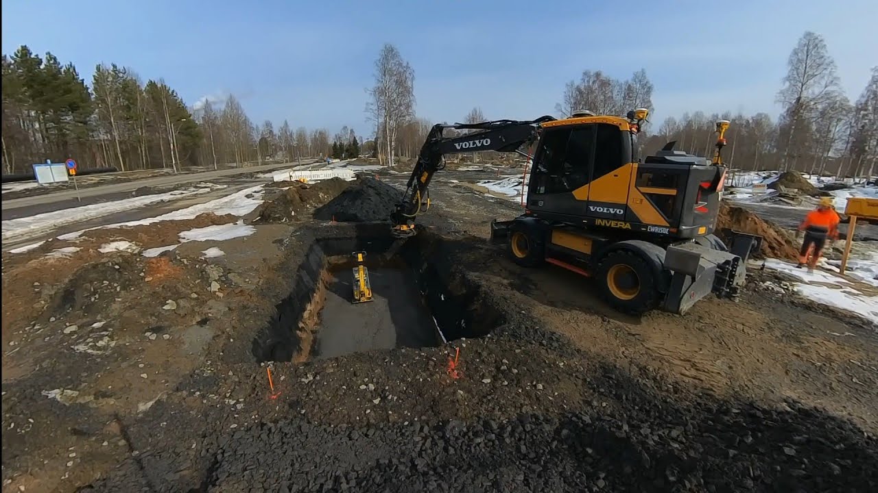 Molok asennus. Timelapse. Volvo ewr150e + engcon + trimble