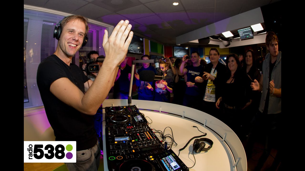 Armin van Buuren met A State of Trance LIVE