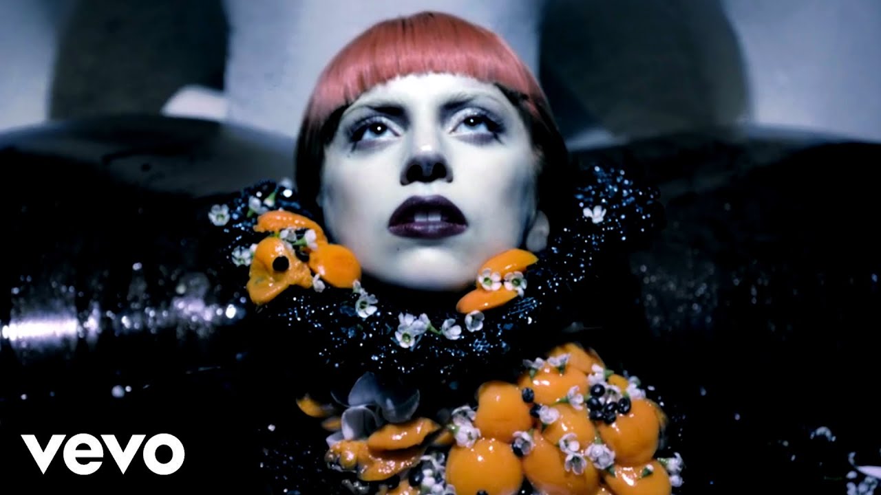 Lady Gaga - DANCE IN THE DARK (Music Video)